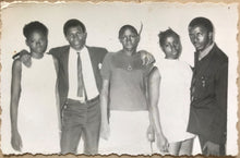 Load image into Gallery viewer, Malick Sidibé - Chemise - Les Confrères Le 28-3-1970