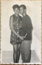 Load image into Gallery viewer, Malick Sidibé - Chemise - Les Confrères Le 28-3-1970