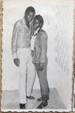 Load image into Gallery viewer, Malick Sidibé - Chemise - Les Confrères Le 28-3-1970